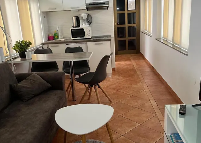 アパート Vidikovac ドラマリ